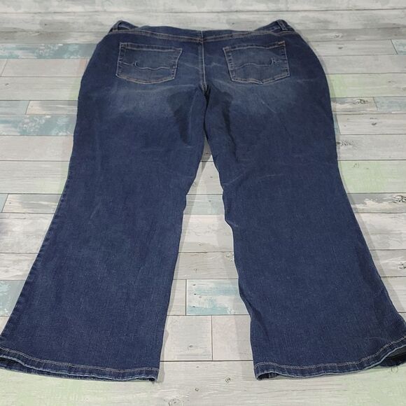 M Jeans by Maurices High-Rise Curvy Jeans size 22w Reg - Picture 4 of 5